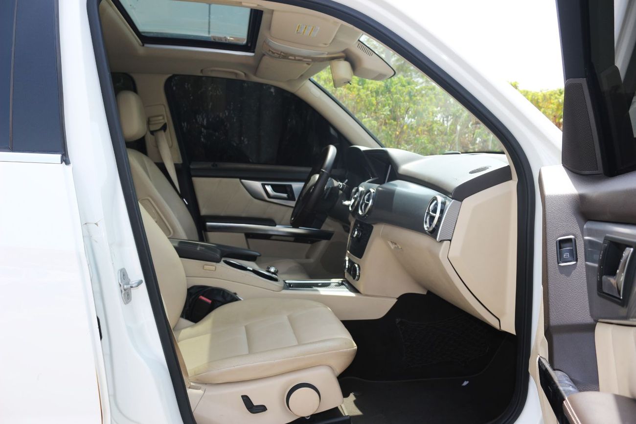 مرسيدس بنز GLK 350 MERCEDES GLK 350 4MATIC FULL OPTIONS PANORAMIC GCC MODEL 2013