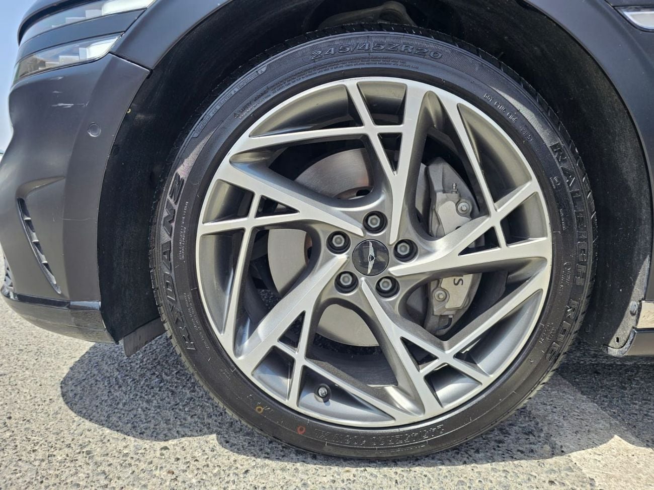 Genesis G90 PLATINUM
