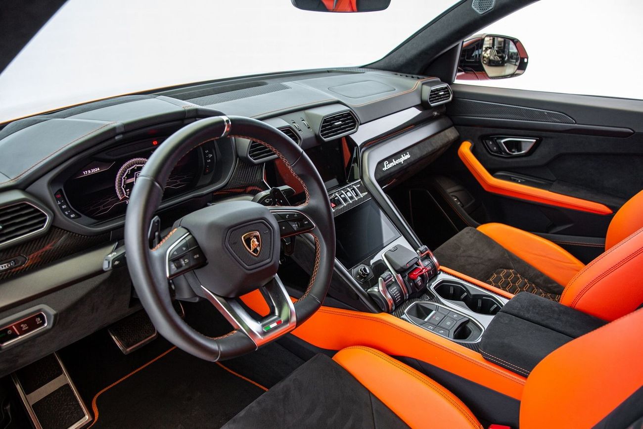 Lamborghini Urus Pearl Capsule DEALER SERVICE