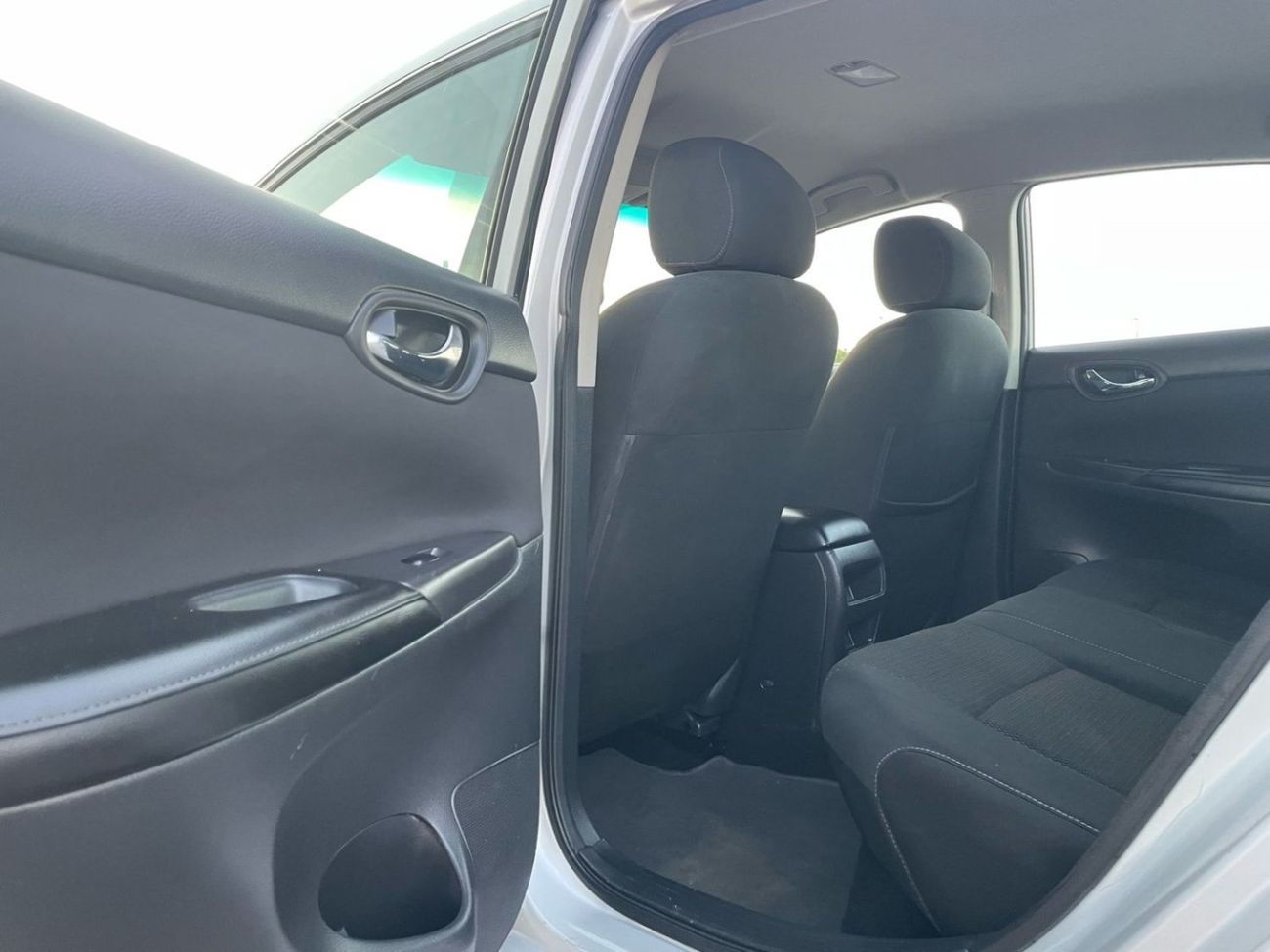 نيسان سنترا 2019 Nissan Sentra S 1.8L V4 MidOption+ Ecar onomical C-