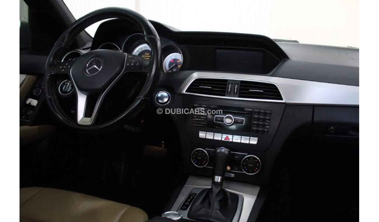 Mercedes-Benz C 200 Mercedes C200 2013 GCC Specefecation