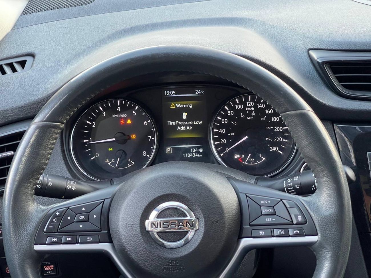 نيسان روج SL / AWD / 2.5 V4 / فتحة سقف بانورامية / كاميرا 360 درجة / رادار / نظام صوت BOSE