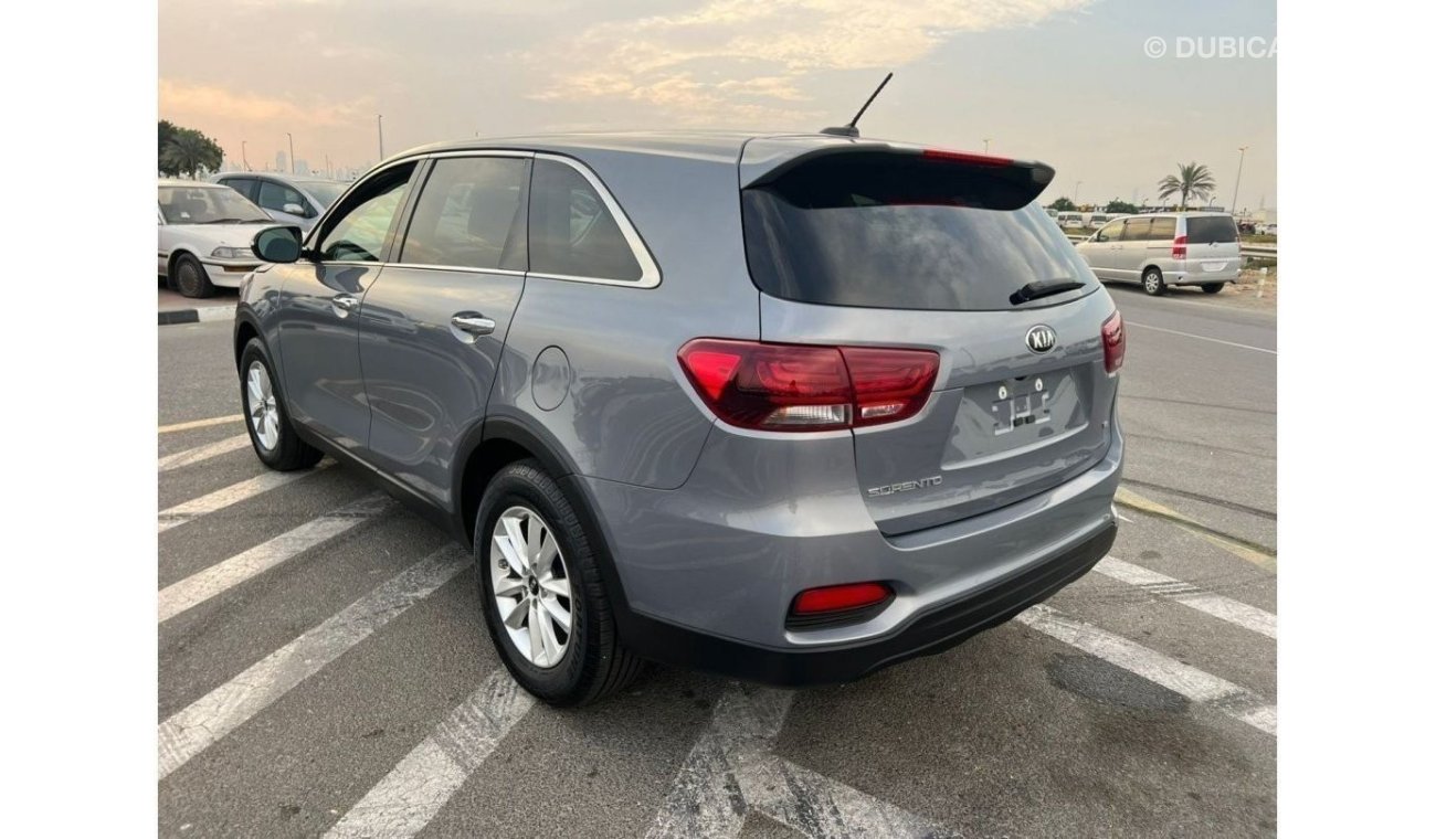 كيا سورينتو 2020 Kia Sorento LX 3.3L V6 7 Seater MidOption /