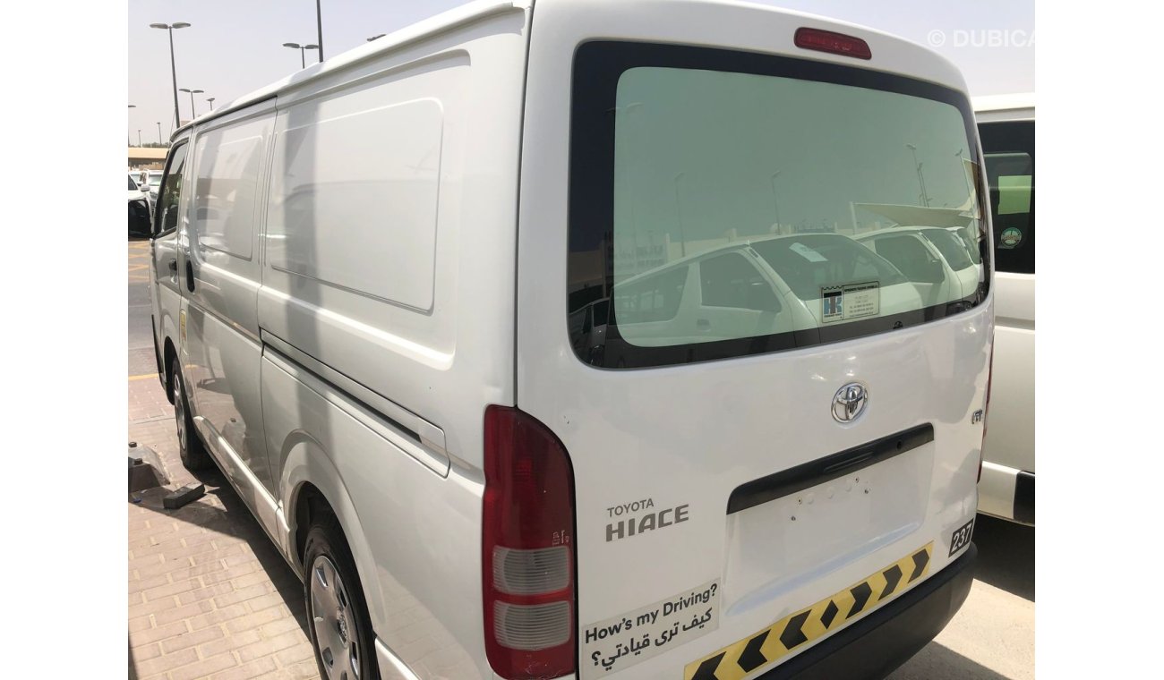 تويوتا هاياس Toyota Hiace chiller Van,model2015.Excellent condition