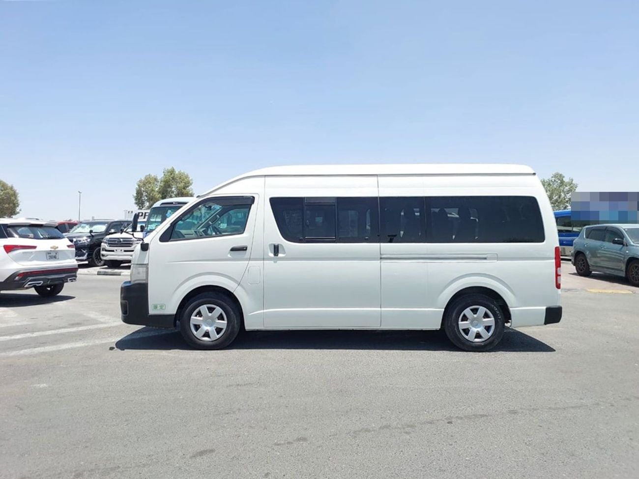 Toyota Hiace TOYOTA HIACE COMMUTER VAN RHD 2011 MODEL 3.0 L DIESEL AUTOMATIC(PM08585)