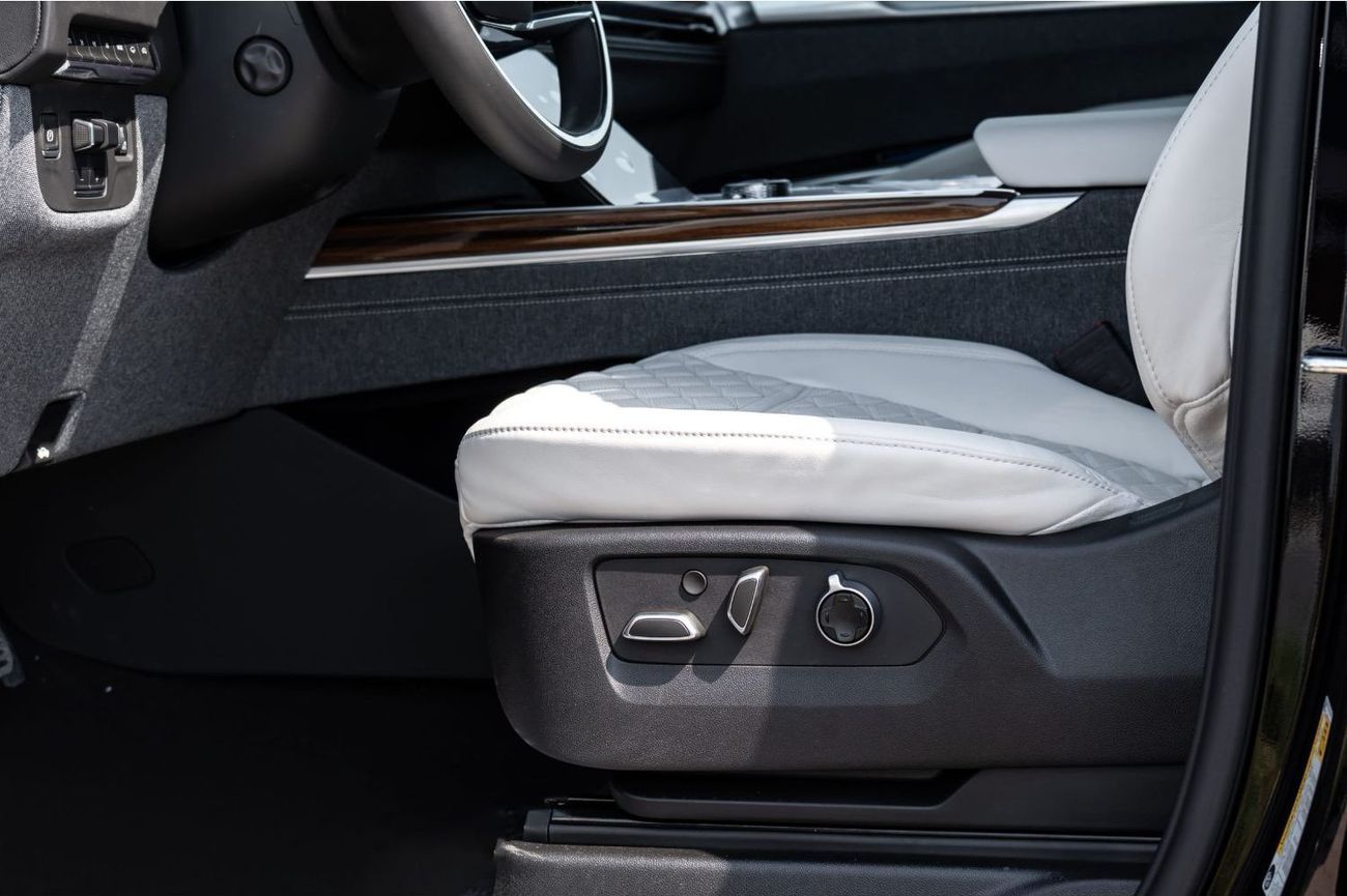 كاديلاك إسكالاد Sport Platinum 6.2L 4WD