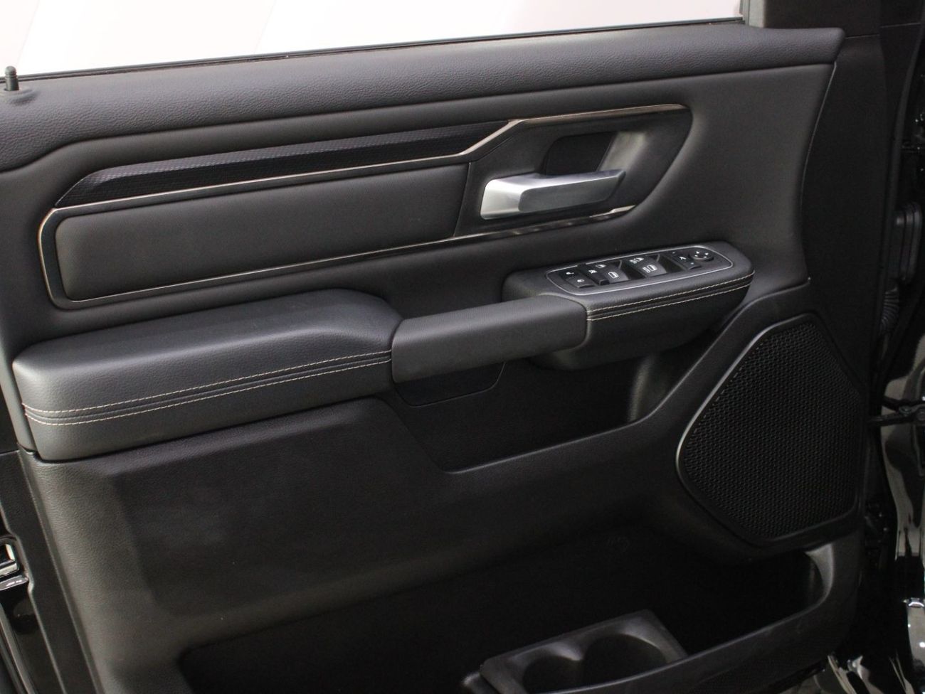 رام 1500 DODGE RAM SPORT | Low mileage | with Warranty