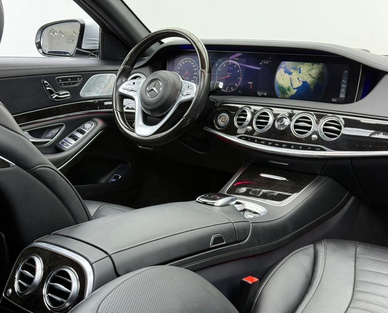 Mercedes Benz S560 Std 4.0L (469 HP)