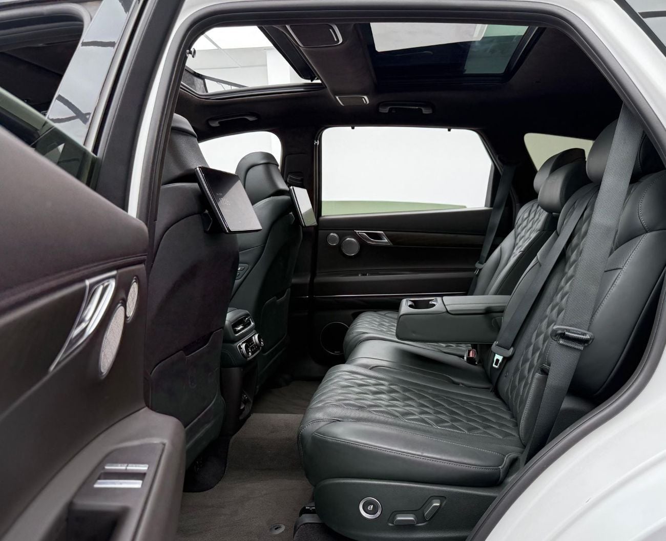 جينيسس GV80 2023 Genesis GV80 Black Edition, 2028 Genesis Warranty + Service Pack, Low Km, GCC