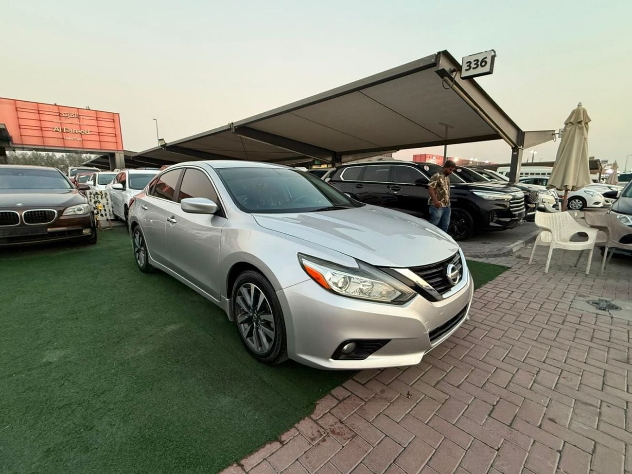 Nissan Altima SV Top-of-the-line trim, excellent condition