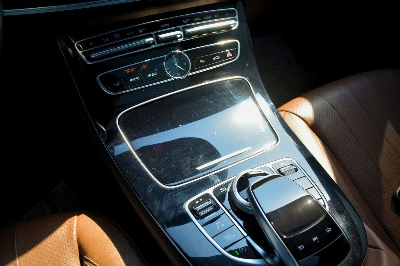 مرسيدس بنز E300 AMG Premium + 2.0L