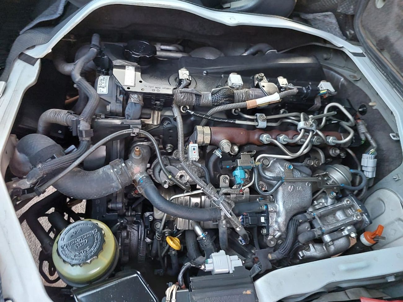 Toyota Hiace TOYOTA HIACE VAN RHD 2015 MODEL 3.0 L DIESEL AUTOMATIC(PM16901)