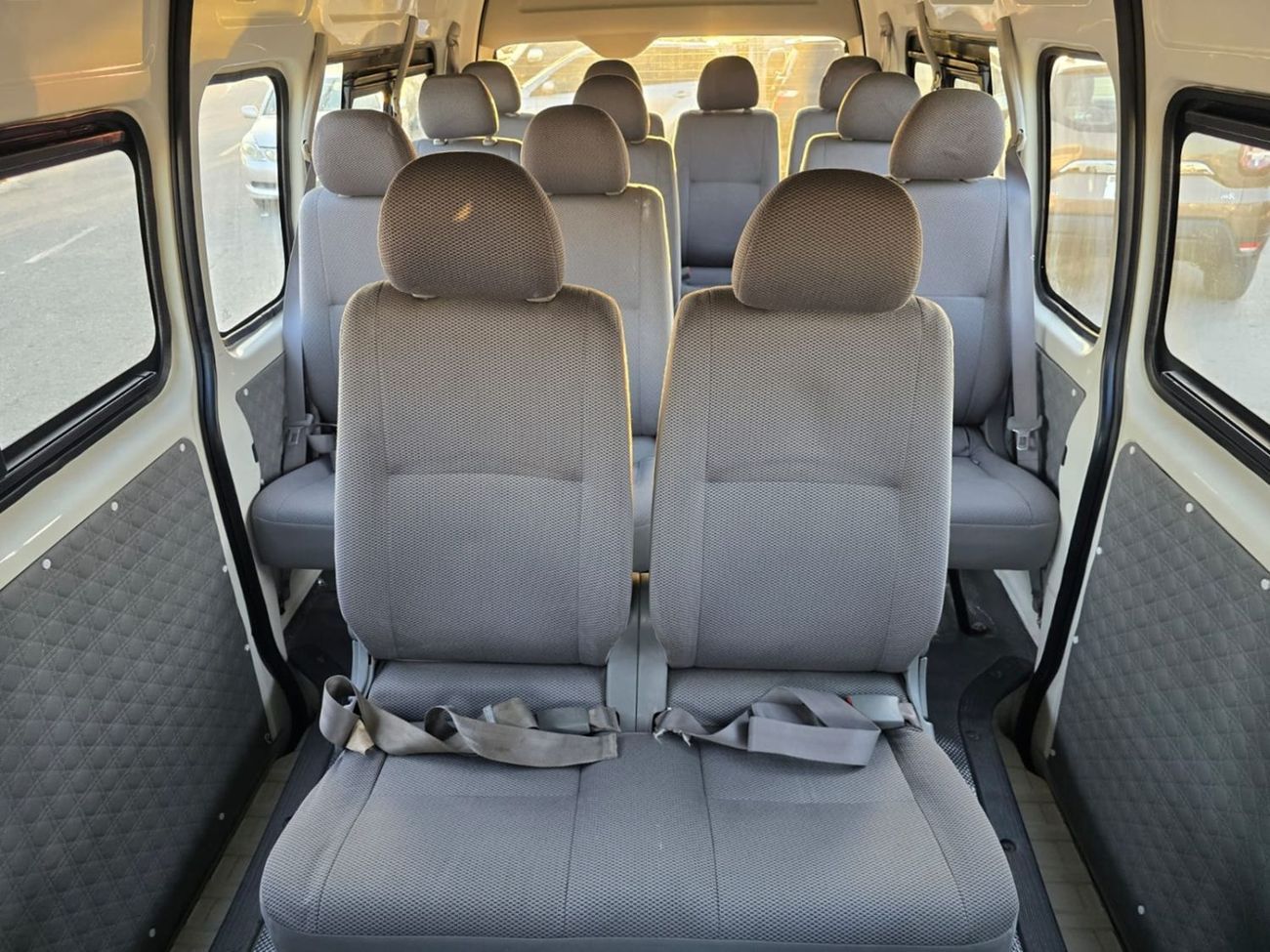 تويوتا هاياس TOYOTA HIACE COMMUTER VAN RHD 2018 MODEL 3.0 L DIESEL AUTOMATIC(PM22105)