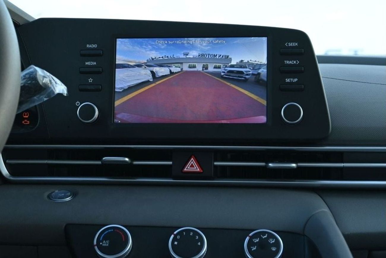 هيونداي إلانترا Hyundai Elantra 1.6L Petrol, Model 2023, Color Red