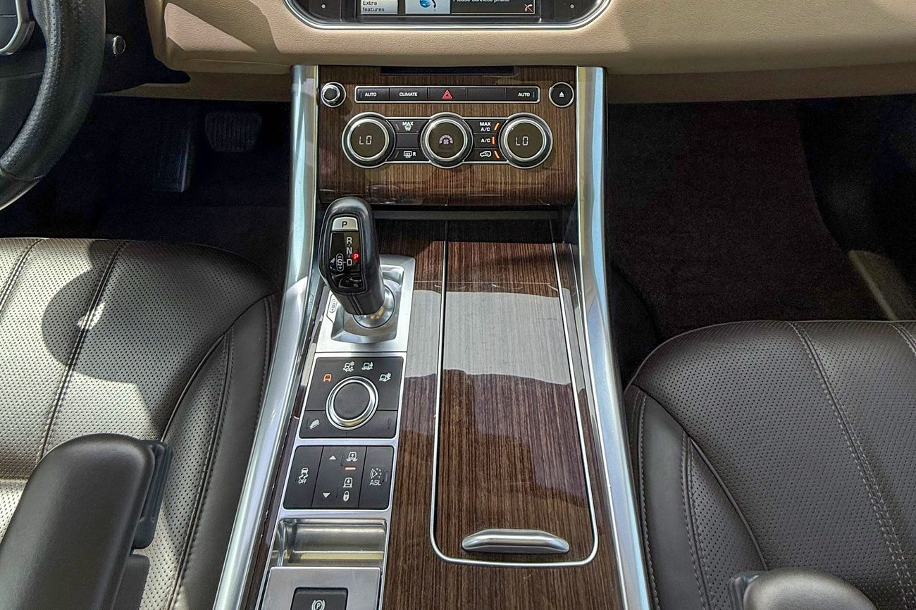 Land Rover Range Rover Sport HSE 3.0L BLACK EDITION