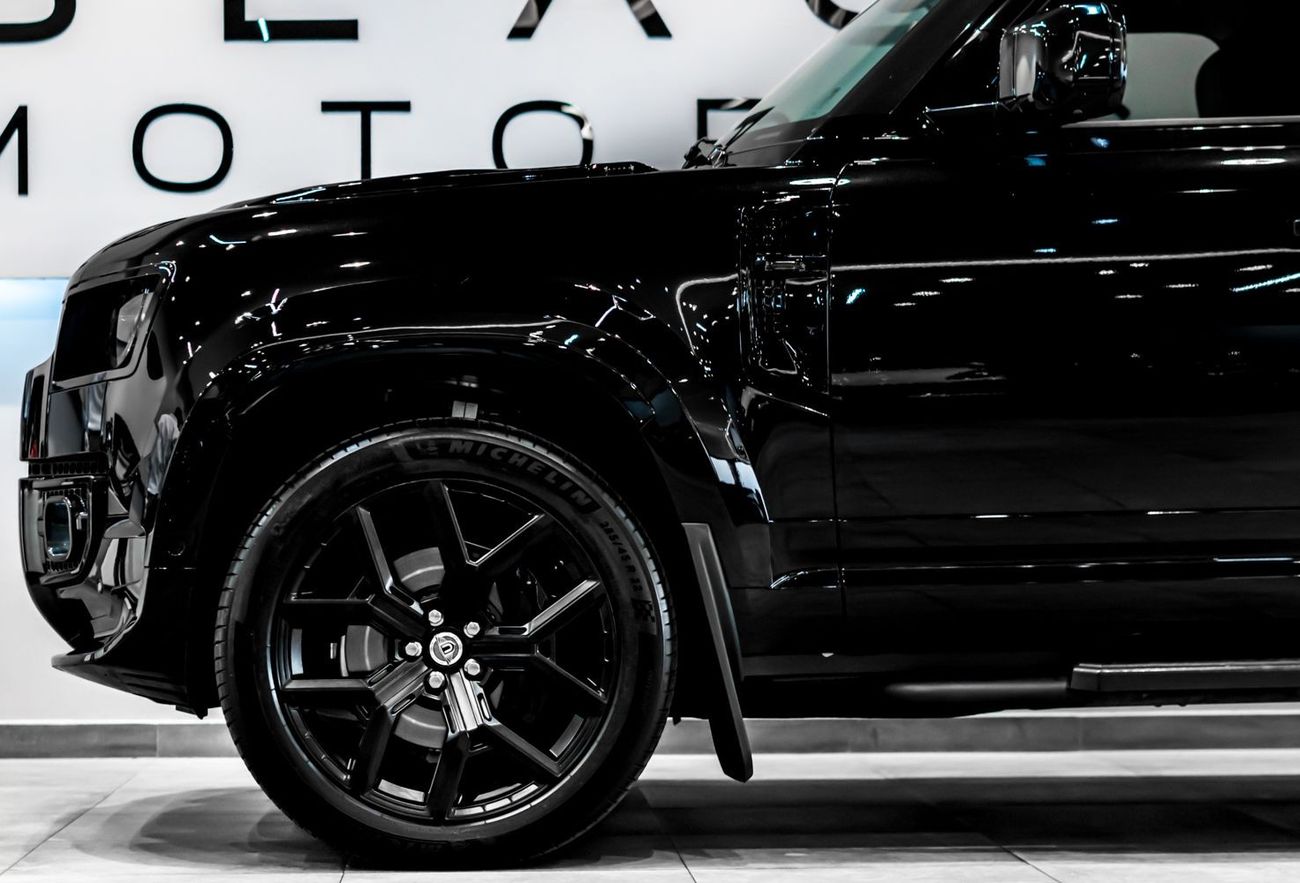 Land Rover Defender 2023 URBAN Land Rover Defender P400 HSE, Warranty Valid, Service Contract Valid, Low KMs, GCC