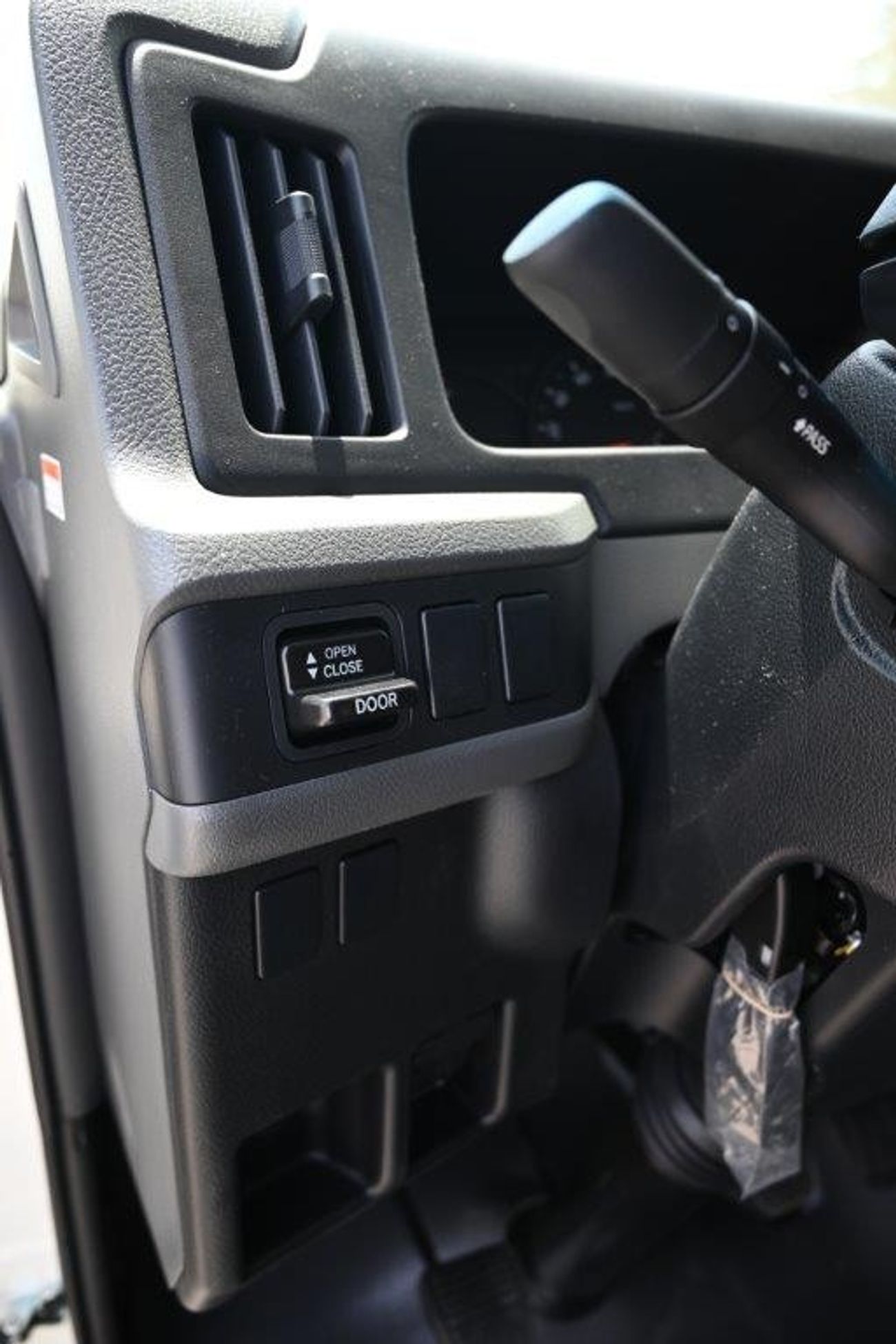 تويوتا كوستر 2.7L (23-Seater)