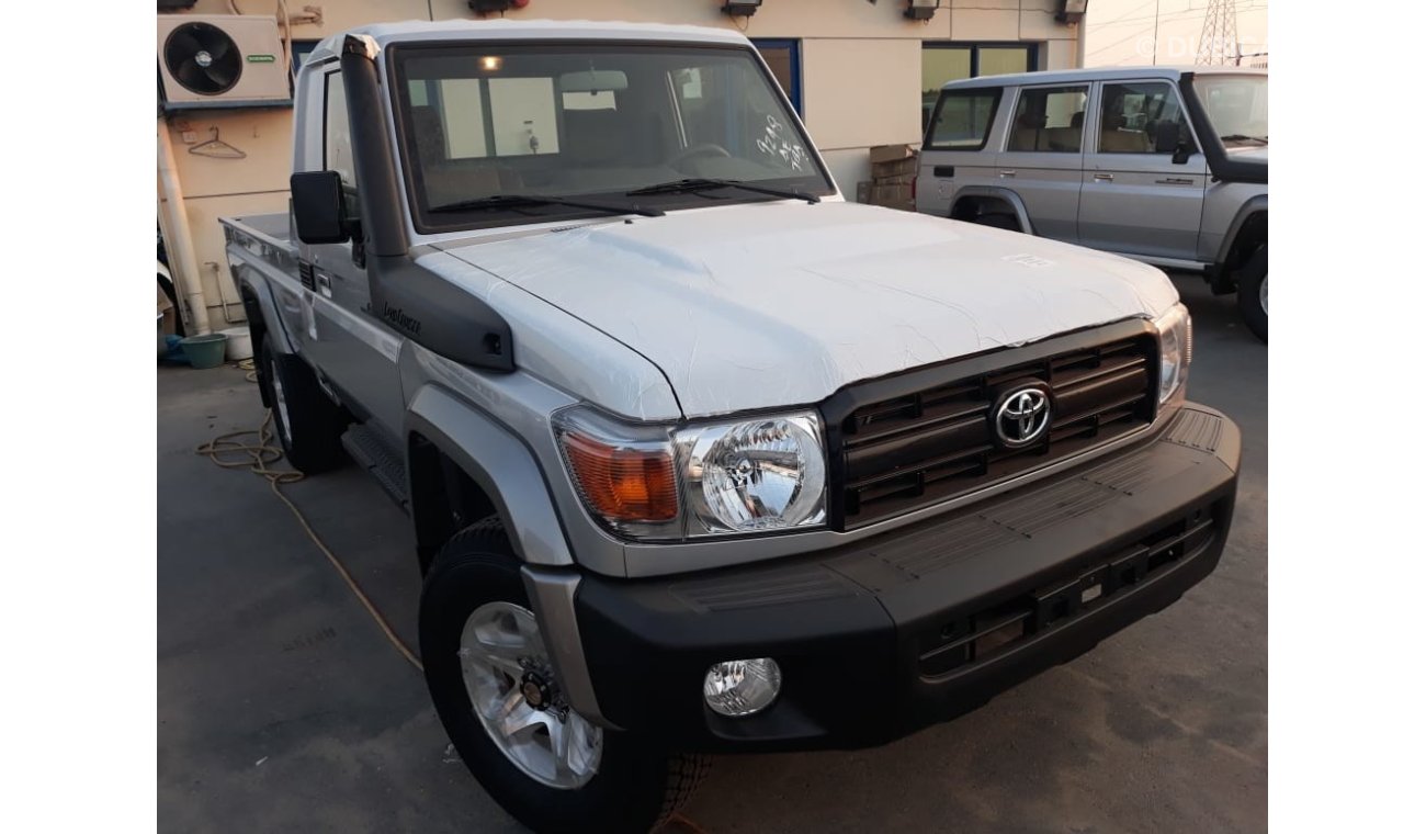 Toyota Land Cruiser Pick Up Diesel V6 4.2L Single Cabin with Power Options