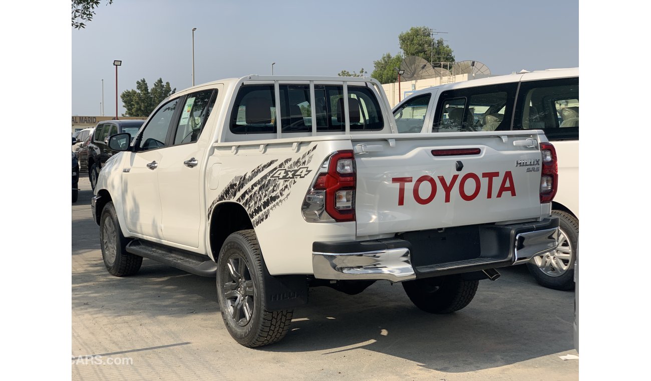 Toyota Hilux SR5 2021 G.C.C PETROL WOOD - CAMERA