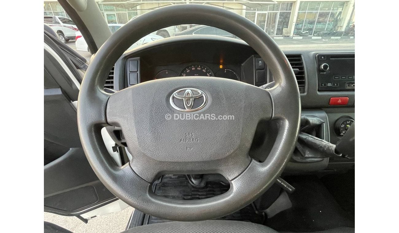 Toyota Hiace GL - High Roof LWB Toyota Hiace 2017 GCC, in excellent condition, without accidents, very clean insi