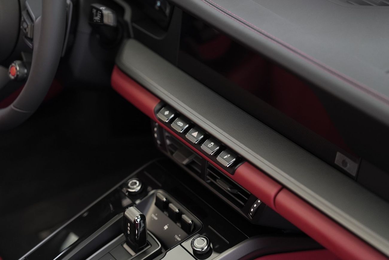 Porsche 911 Carrera 3.0L (444 HP) Convertible