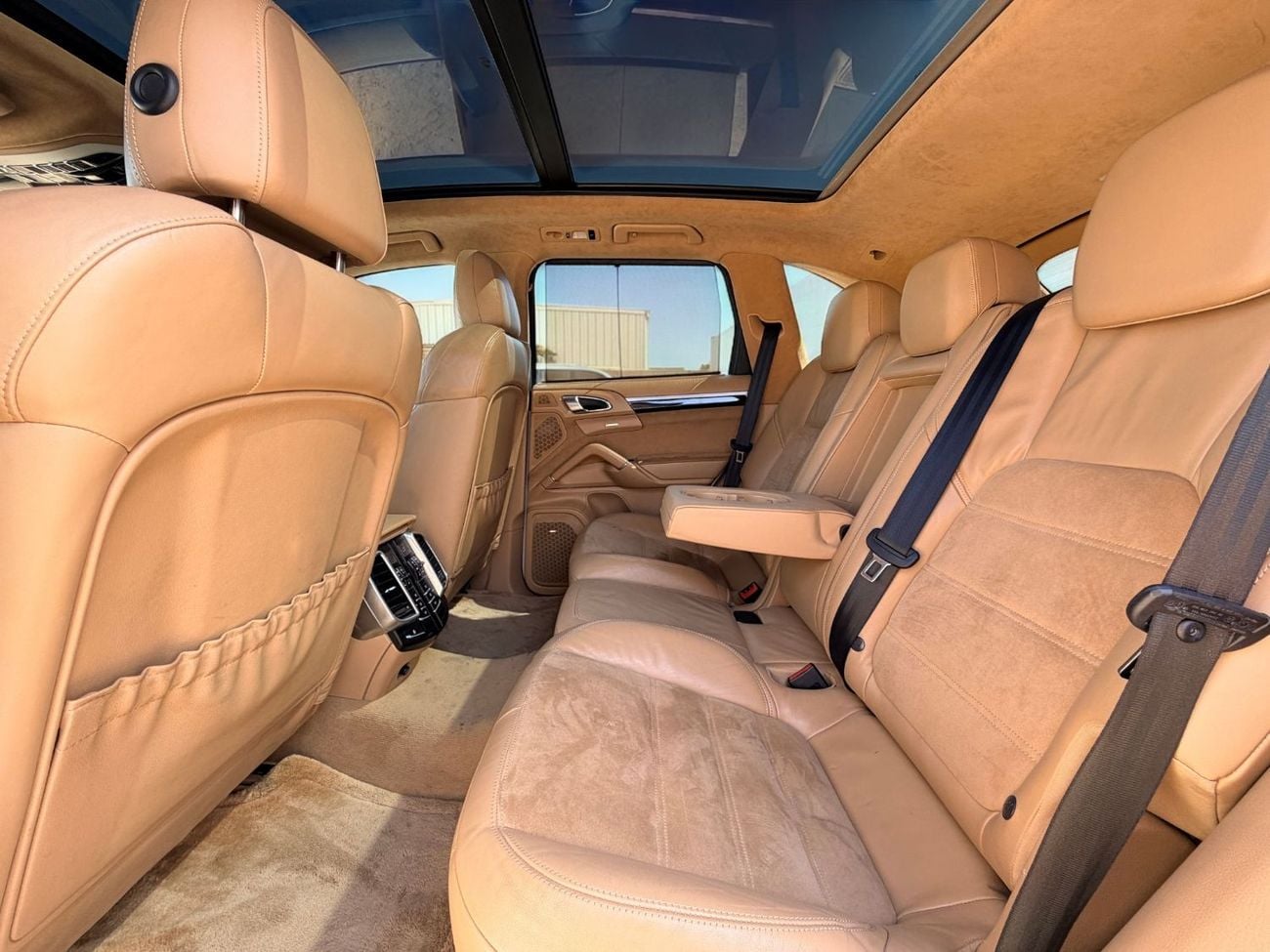 Porsche Cayenne GTS 4.8L PORSCHE CAYENNE GTS | 4.8L V8 – 420 BHP | 2013 | GCC SPECS