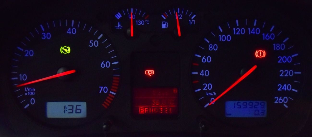 فولكس واجن جولف EXCELLENT DEAL for our Volkswagen Golf ( 2003 Model ) in Silver Color Japanese Specs