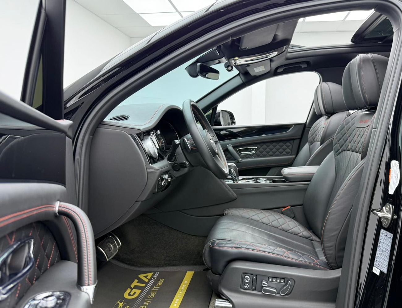 بنتلي بينتايجا MULLINER 2020 Bentley Bentayga Mulliner, Warranty, Full Bentley Service History, Japanese Specs.