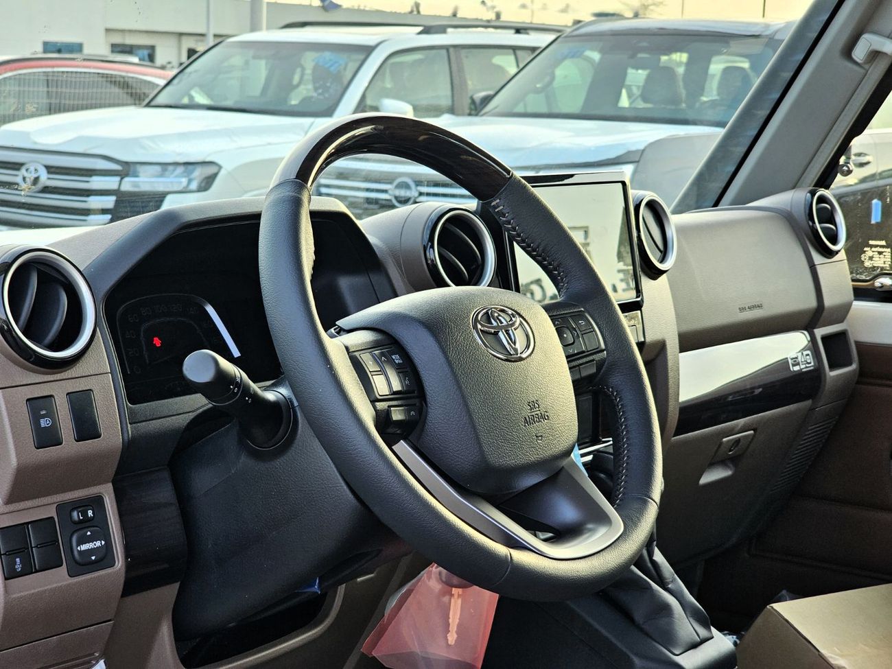 تويوتا لاند كروزر TOYOTA LC79 SINGLE CABIN DIESEL Z AUTO 2.8 V6 - 2025 MODEL - WHITE INSIDE TAN - OMANI
