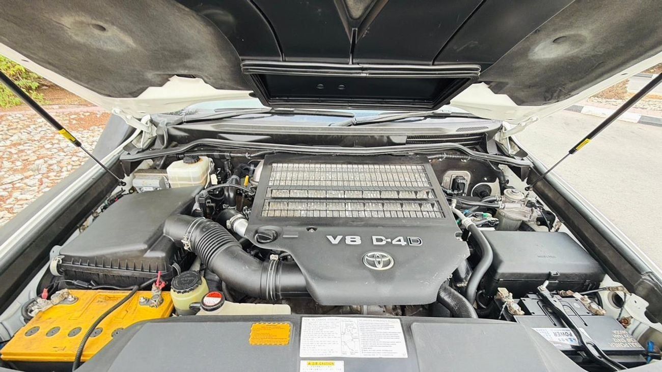 تويوتا لاند كروزر -