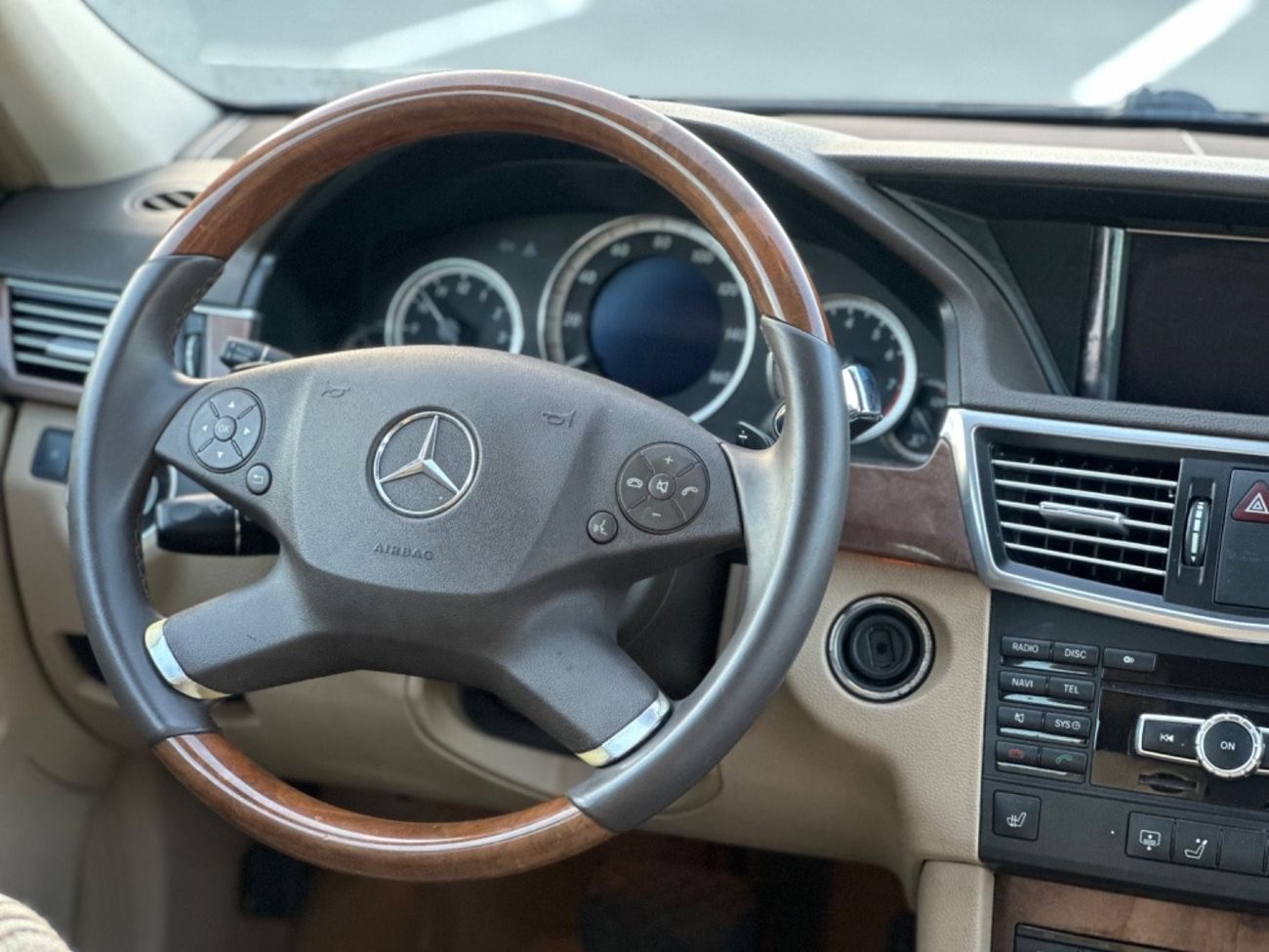 Mercedes-Benz E 350 Avantgarde MERCEDES BENZE350 MODEL 2013 car perfect condition inside and outside full option sun roo