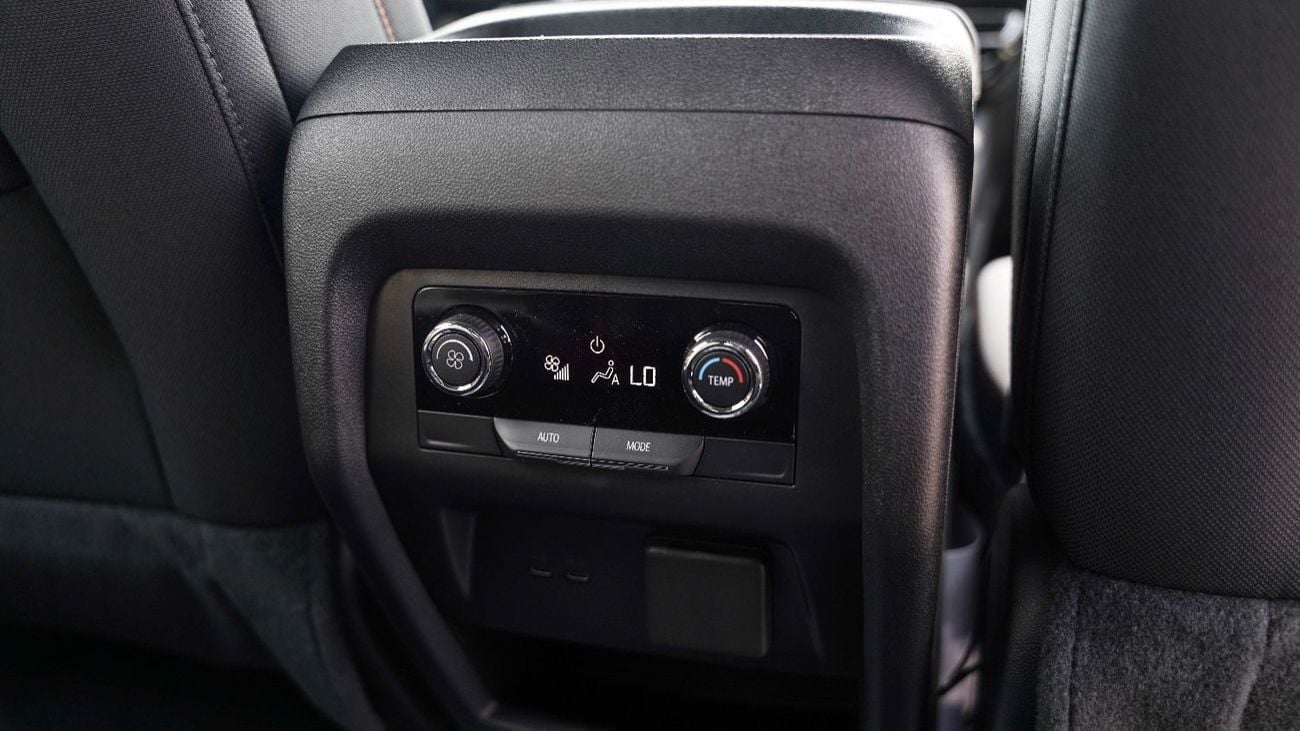 شيفروليه ترافيرس LT 2.5T Chevrolet Traverse LT FWD 2.5L SUV - 2024 (Export)