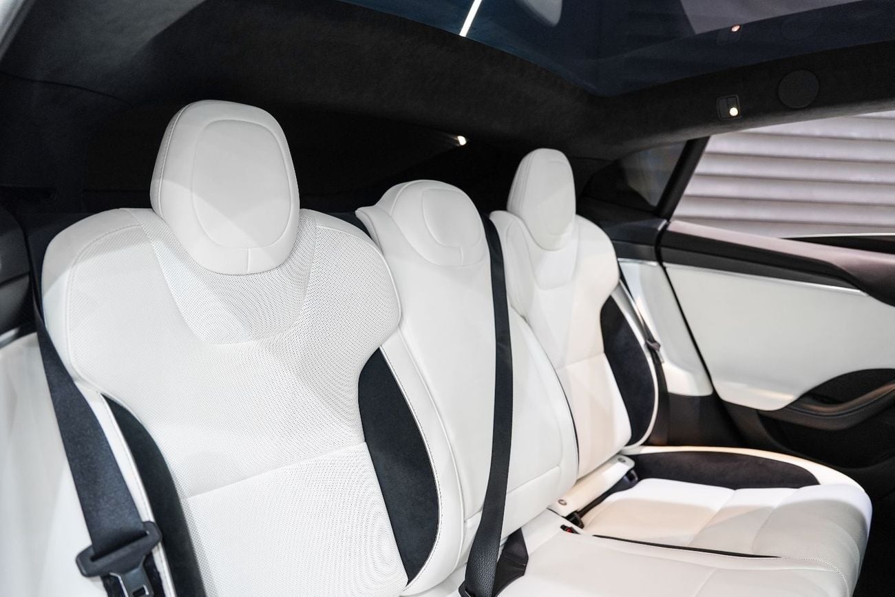تسلا Model S Plaid (AWD) Carbon Fiber Interior | 1,020 HP | Dealer Warranty!!