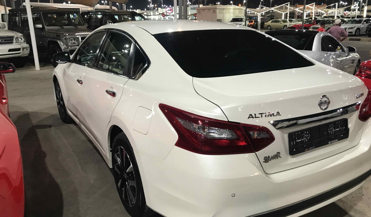 Nissan Altima