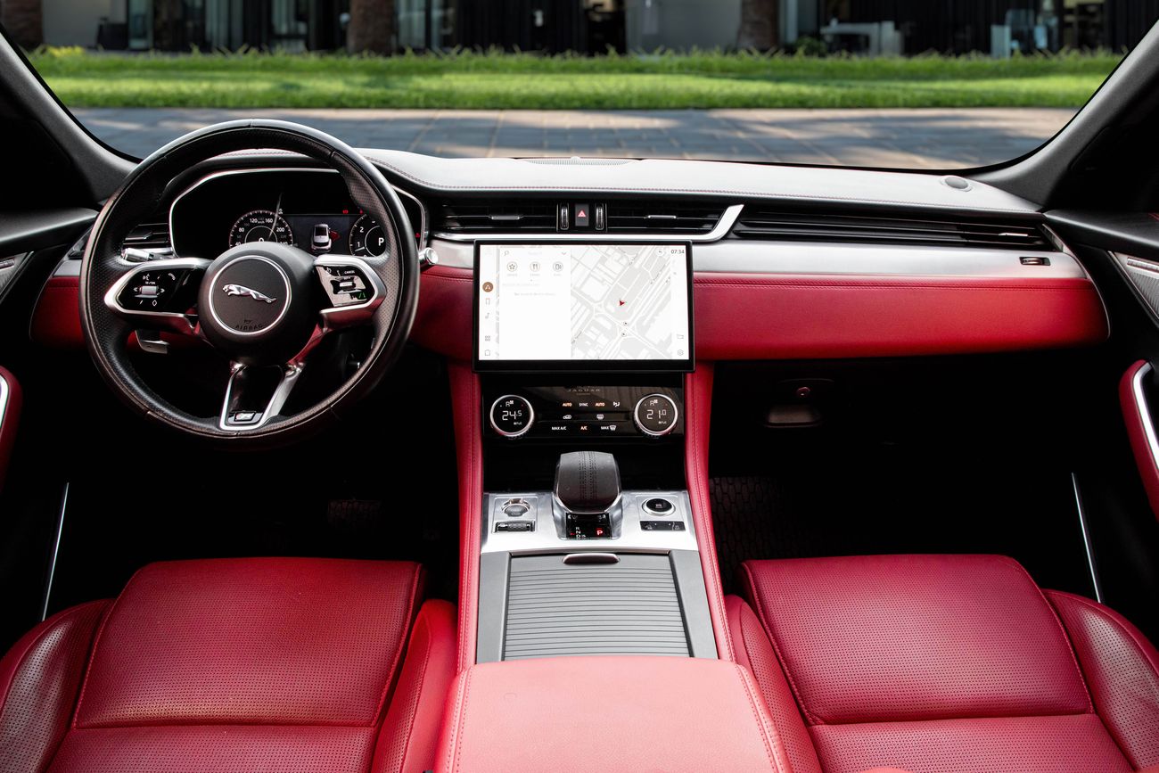 Jaguar F Pace F-Pace | 2,938 P.M | 0% Downpayment | Agency Warranty | R-Dynamic | P250 SE!