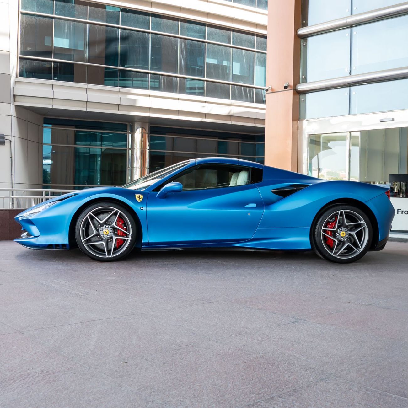 Ferrari F8 Spider 3.9T V8