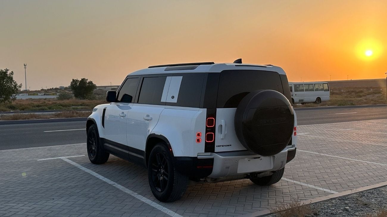 Land Rover Defender 110 S P300