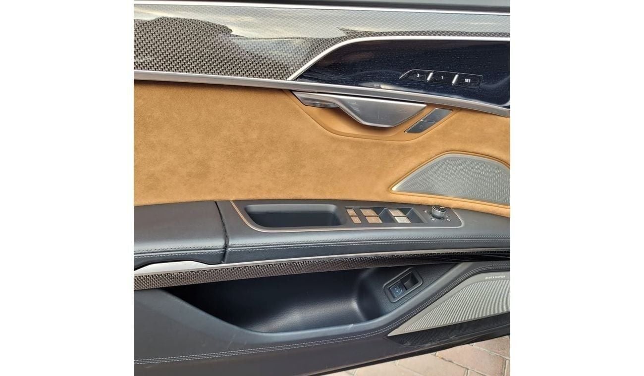 Audi S8 TFSI quattro 4.0L AUDI S8 FSI QUATTRO 4.0 5 YEARS WARRANTY FROM ALI & SONS ABU DHABI ALL SERVICES FR
