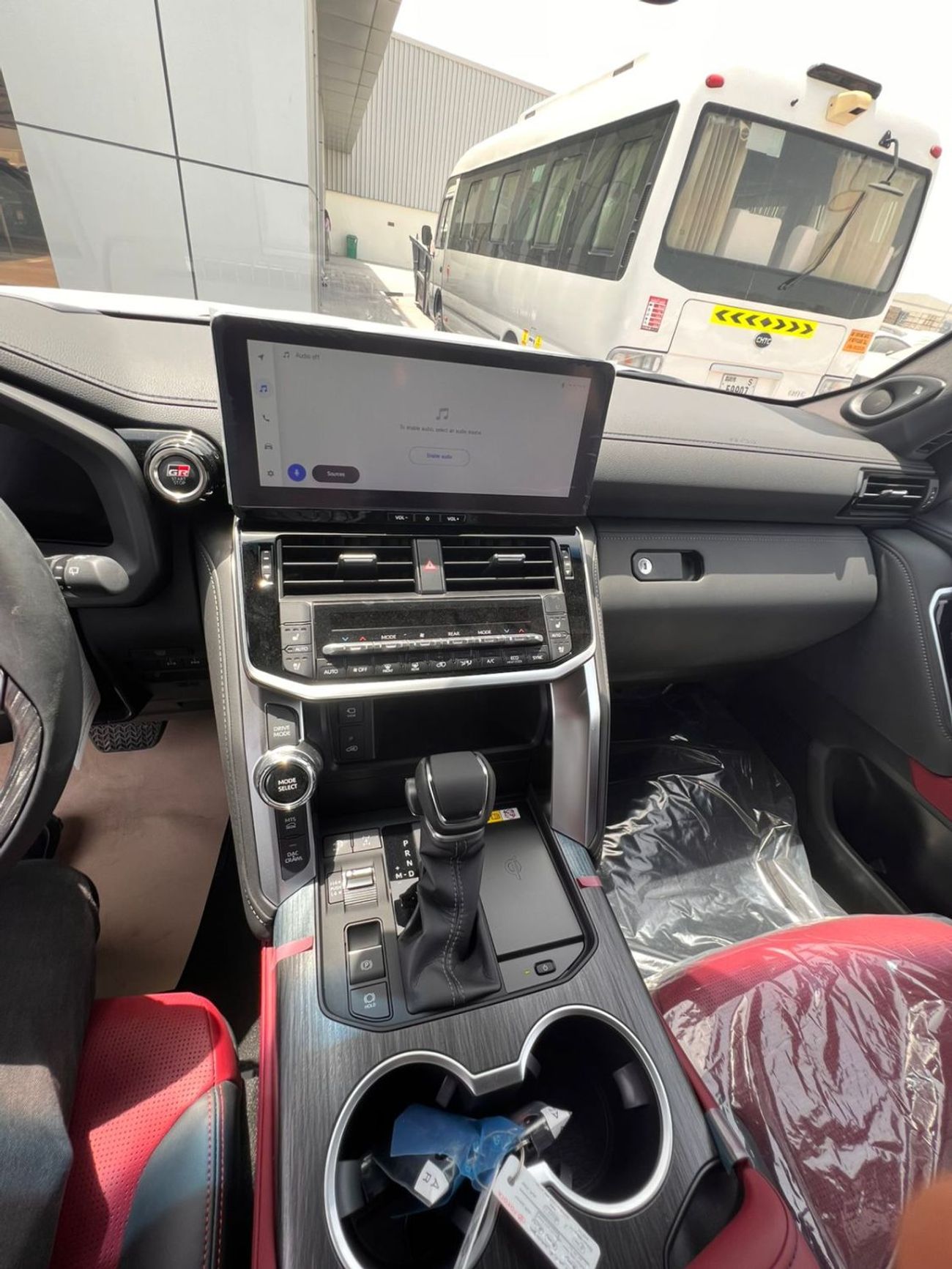 تويوتا لاند كروزر 2025 Toyota Land Cruiser LC300 GR-Sport (Full-Option with Radar) 3.3L V6 Twin Turbo Diesel A/T 4WD