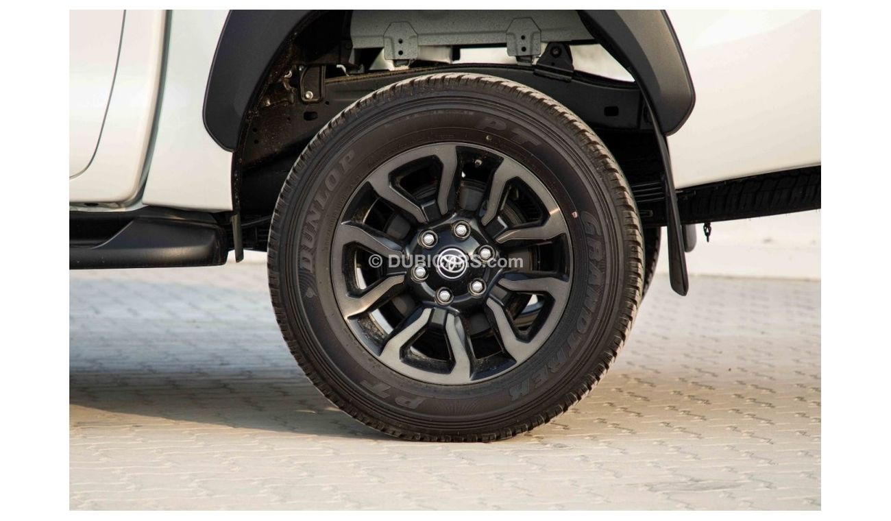 Toyota Hilux 2023 Toyota Hilux 4x4 DC 2.8 ADV HI D M/T SR5 - Pearl White Inside Black