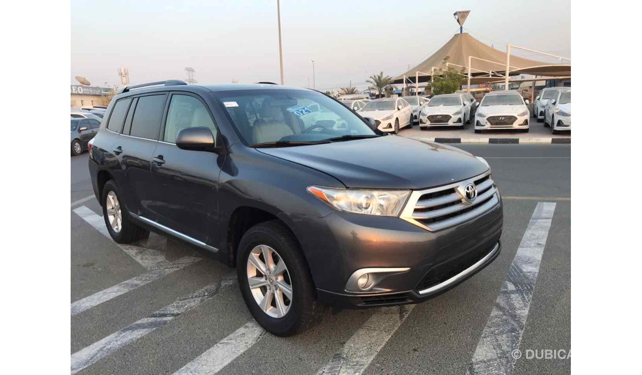Toyota Highlander 4WD VERY CLEAN FROM INSIDE AND OUTSIDE AND FRESHLY IMPORTED