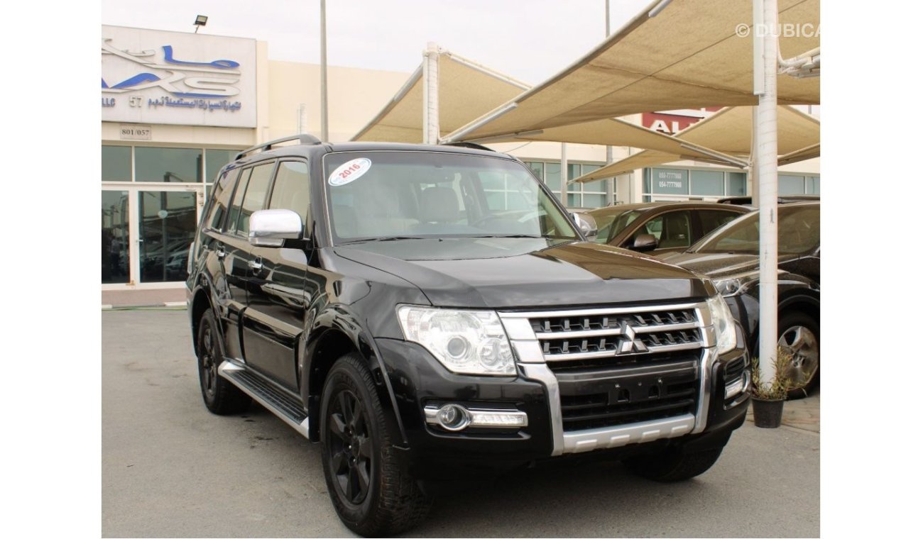 Mitsubishi Pajero ACCIDENTS FREE - ORIGINAL PAINT - GCC - MID OPTION - CAR IS IN PERFECT CONDITION INSIDE OUT