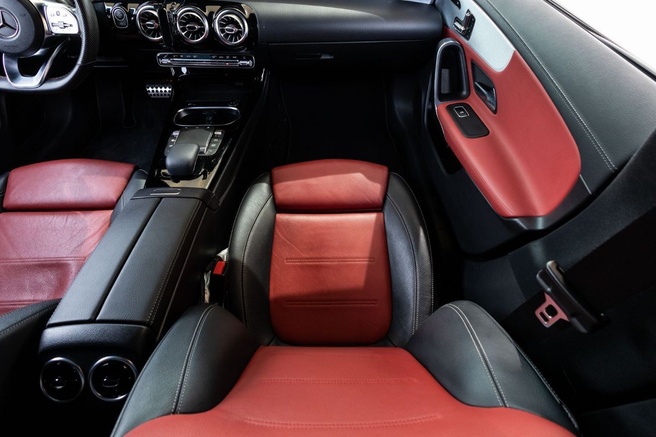 Mercedes-Benz CLA 250 Std 2.0L (224 HP)