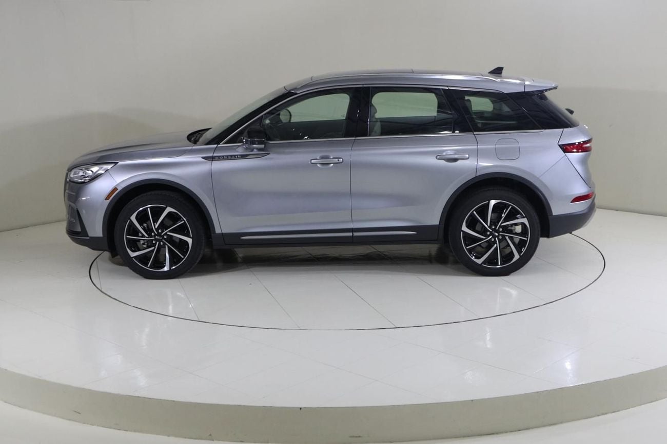 Lincoln Corsair RESERVE COR423 / AL TAYER MOTORS AL QOUZ SHOWROOM