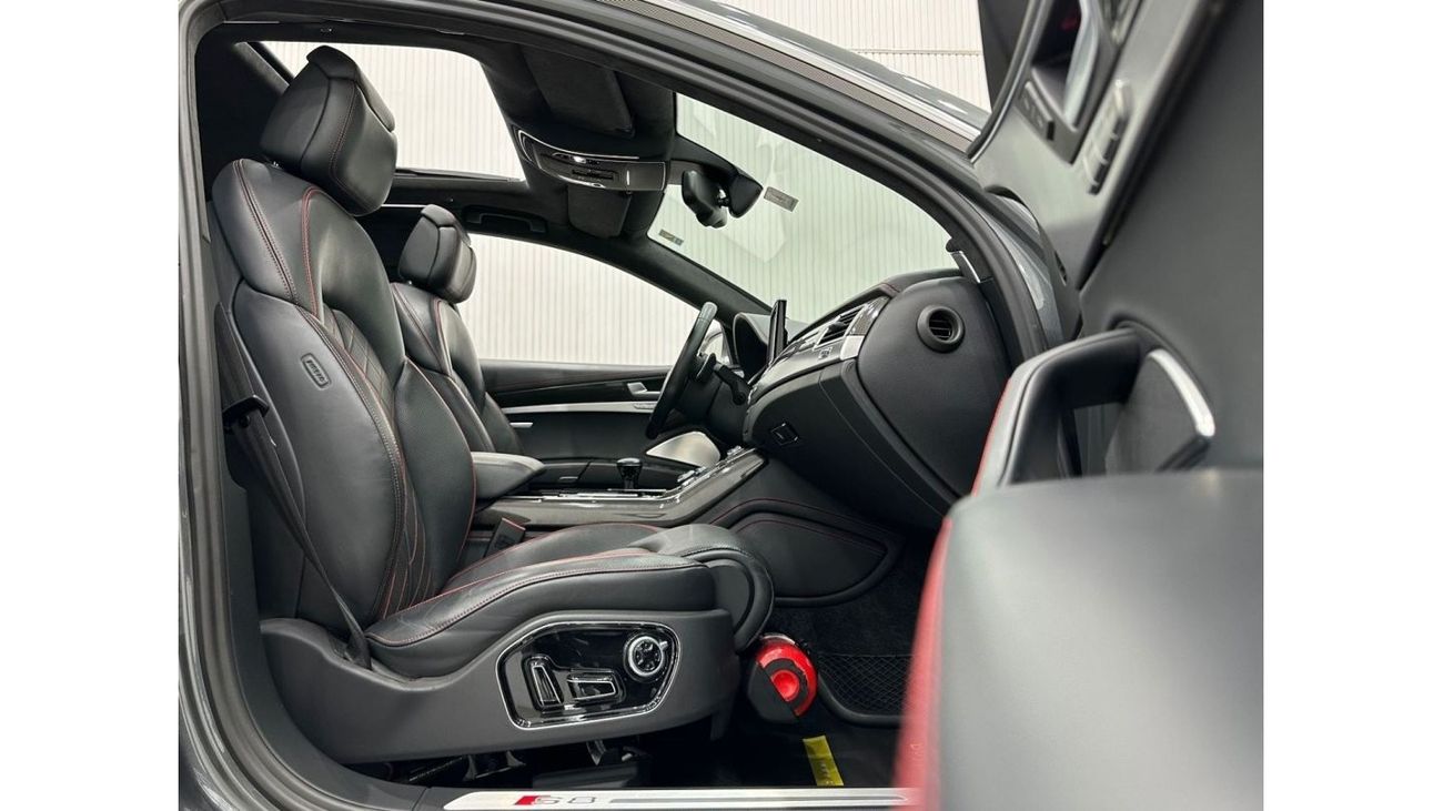 Audi S8 TFSI quattro 2015 Audi S8 Quattro, Full Service History, Full Options, Excellent Condition, GCC Spec