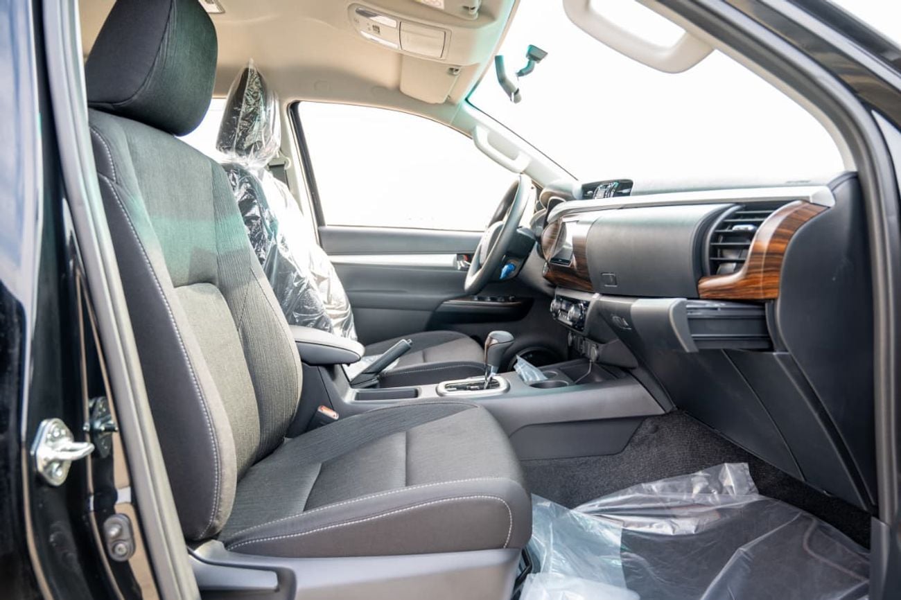 تويوتا هيلوكس SGLX 2.7L 4x4 Double Cabin, Petrol, Full Option Automatic
