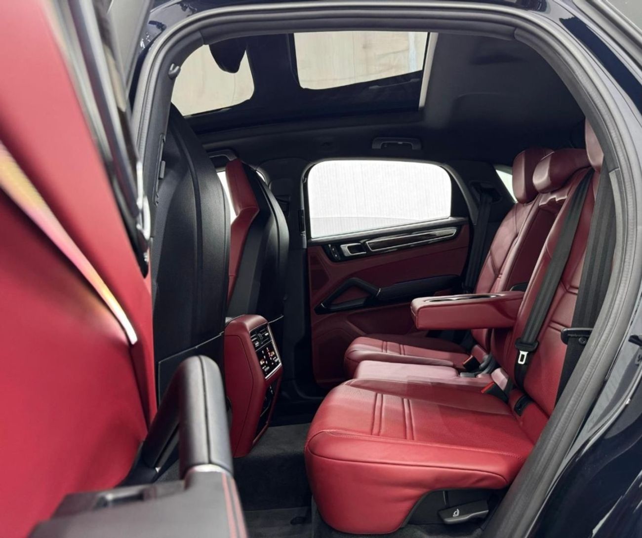 Porsche Cayenne Base Coupe 2022 Porsche Cayenne Coupe, 1 Year Warranty, Agency Full Service History, GCC