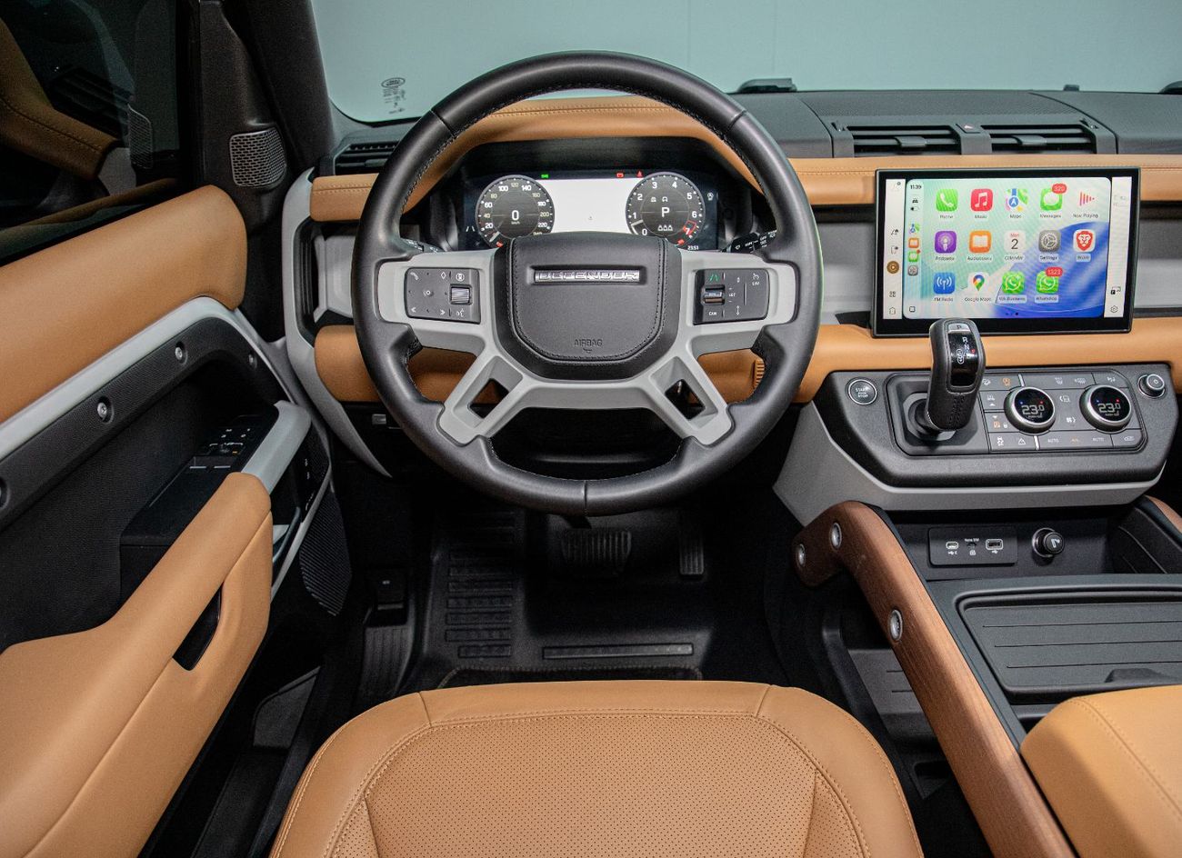 Land Rover Defender P400 90 HSE 3.0L (6 Seater)