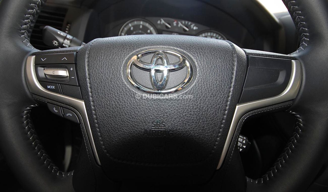 Toyota Land Cruiser LC200  GXR V8 4.5L Diesel