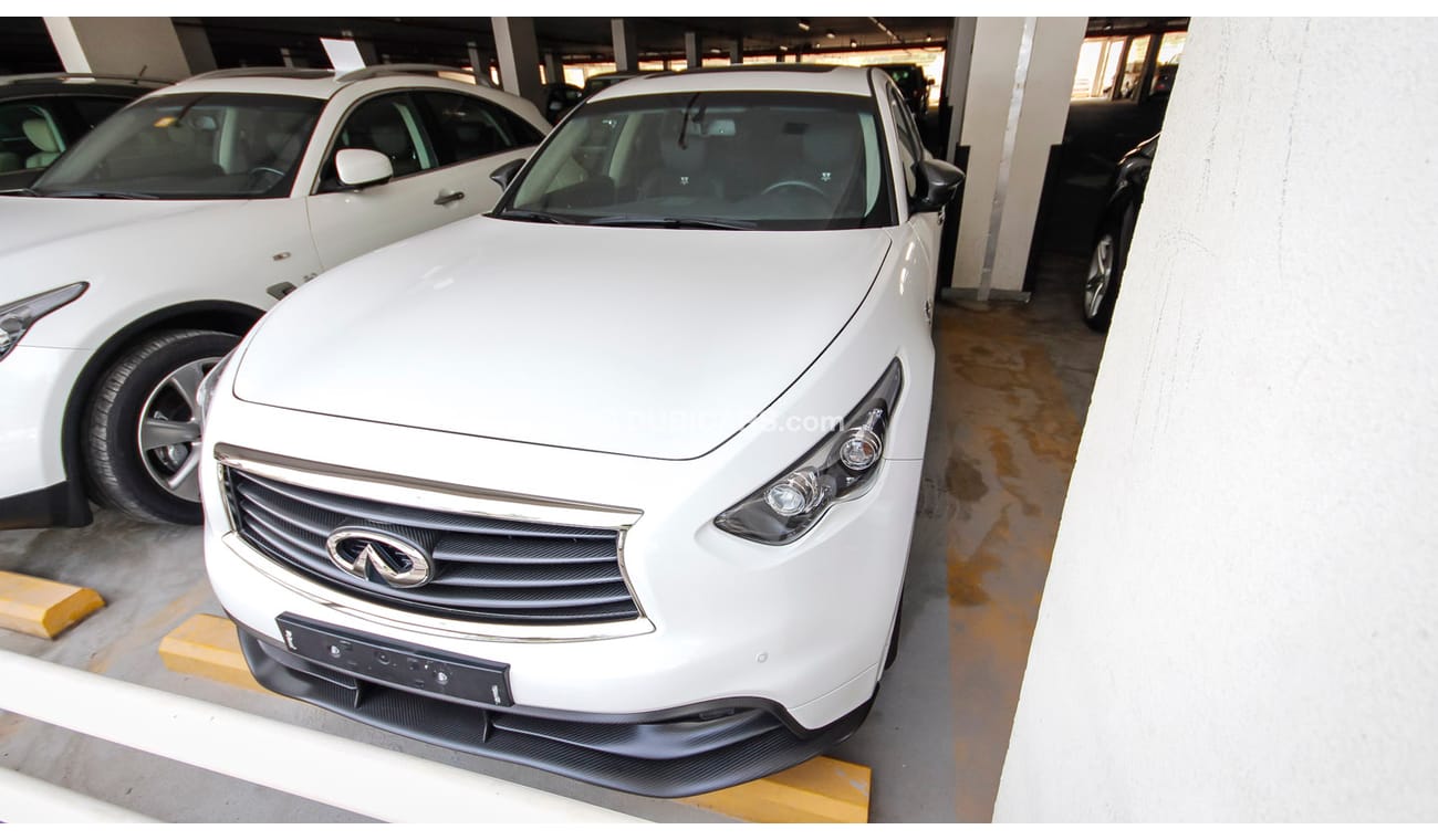 Infiniti QX70 Sebastian Vettel Edition